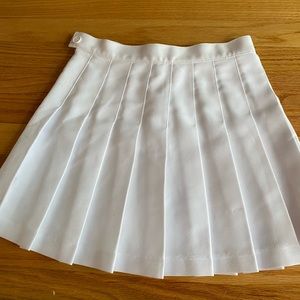 American Apparel White Pleated miniskirt NWT